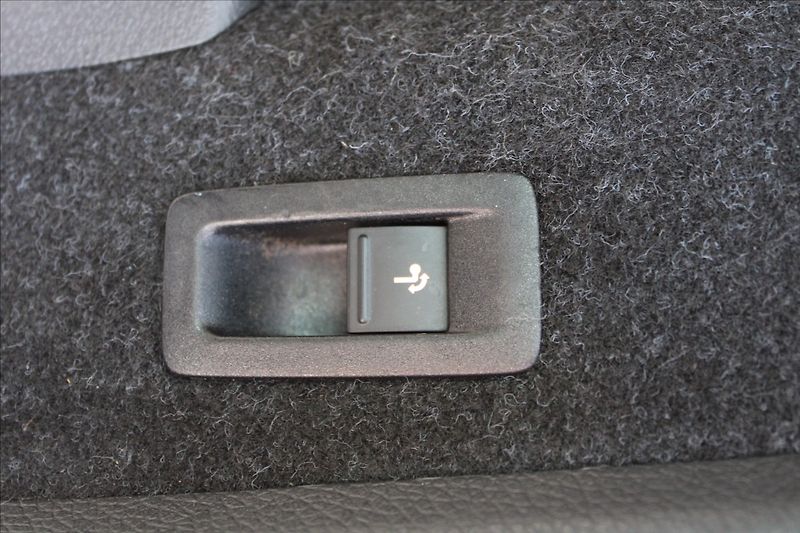 Volkswagen Passat 2,0 TDI  4x4,TAŽNÉ,NAVIGACE - fotka 25 z 29