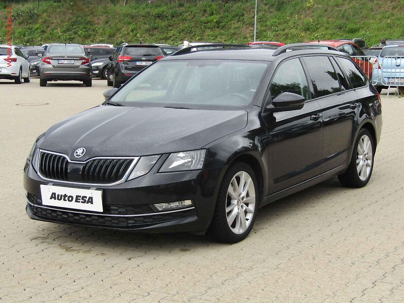Škoda Octavia (2017) 1.6 TDi, AC, park.čidla - fotka 3 z 14