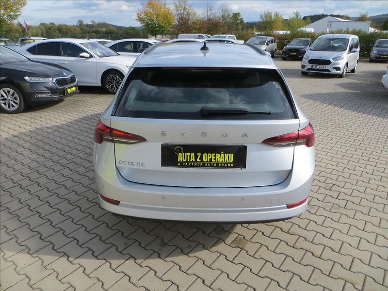 Škoda Octavia 2,0 TDI Ambition ČR - fotka 6 z 24