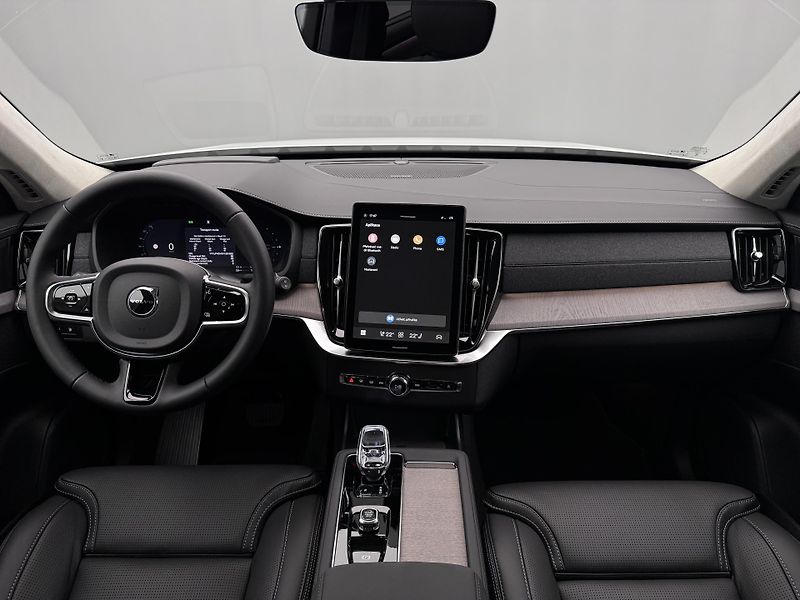 Volvo XC90 (2026) T8 AWD Plug-in ULTRA DARK 7m - fotka 2 z 28