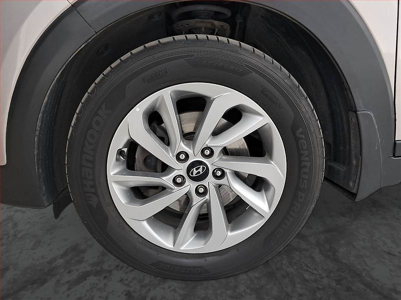 Hyundai Tucson (2016) 1.7 CRDi, Automat, Navi - fotka 15 z 20