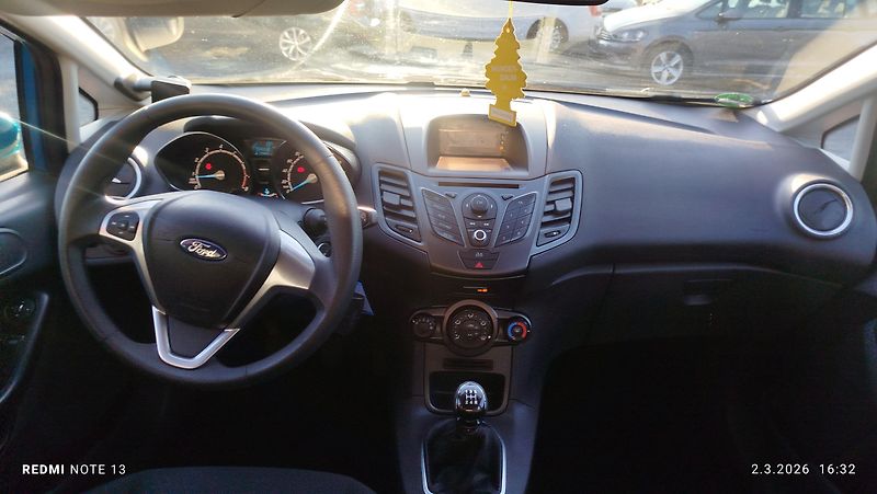 Ford Fiesta (2013) 1.25 16v  60 kw top stav - fotka 21 z 28