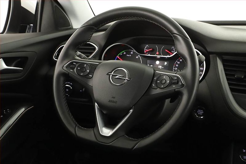 Opel Grandland X (2019) Plug-in Hybrid4, 4X4, Automat - fotka 8 z 23