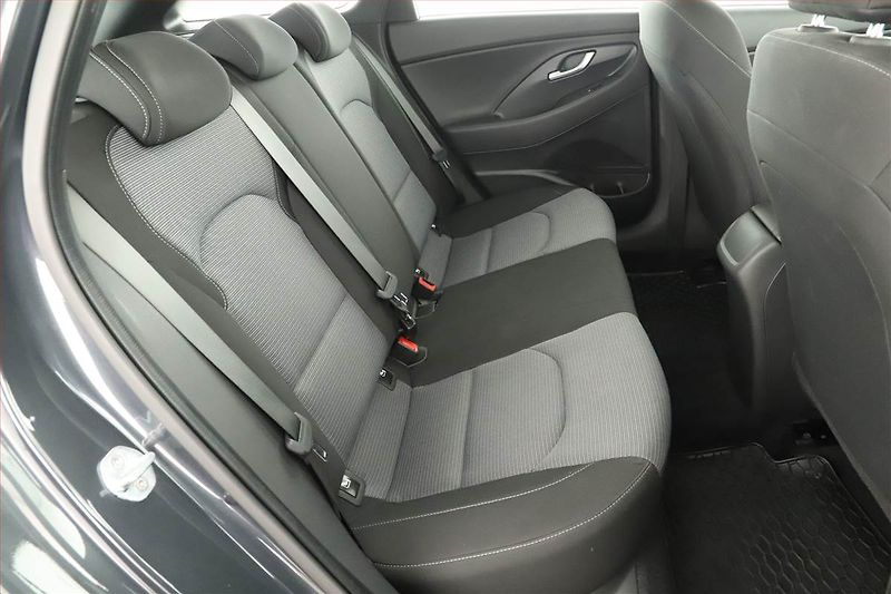 Hyundai i30 (2023) Family Comfort 1.0 T-GDI, ČR - fotka 7 z 14