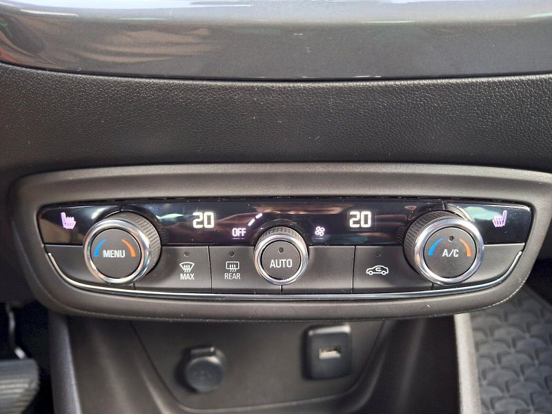 Opel Crossland X (2023) Elegance Automat 1,2Turbo 96kW - fotka 23 z 34