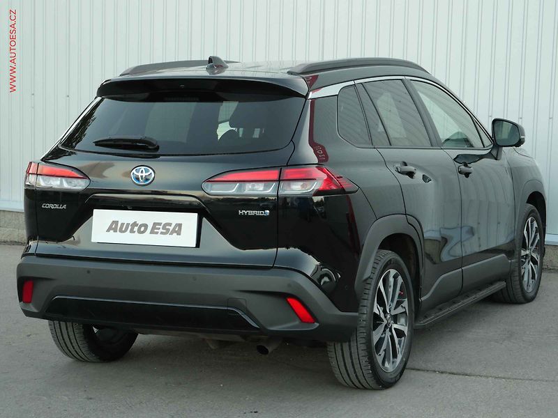 Toyota Corolla Cross (2022) 2.0 Hybrid, Premiere - fotka 4 z 26