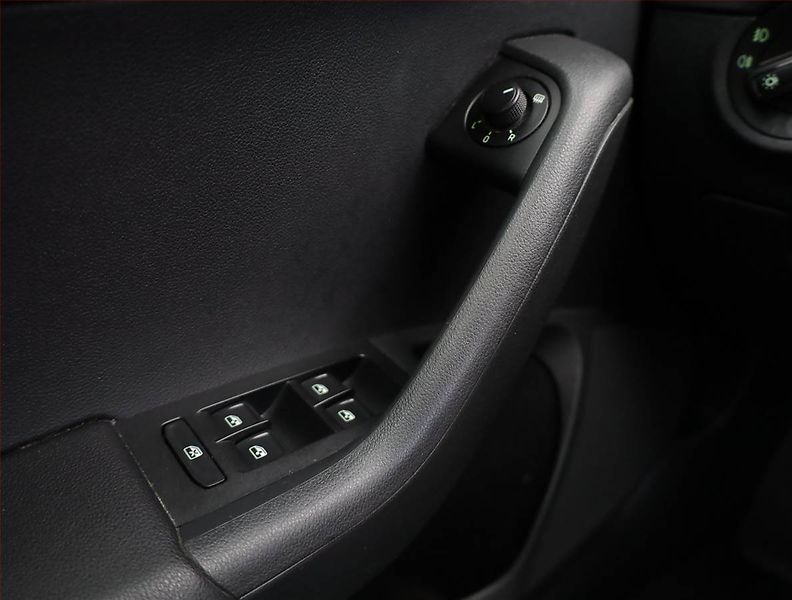 Škoda Octavia (2016) 1.8 TSI, Tempomat - fotka 12 z 16