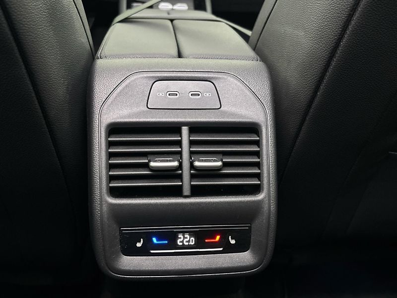 Škoda Superb L&K 4x4 DSG - fotka 22 z 30