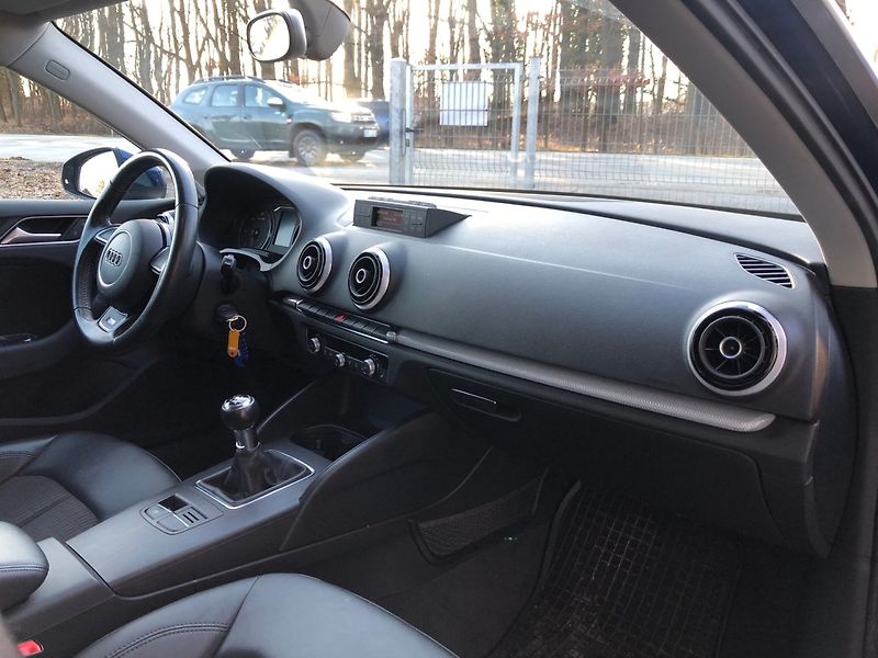 Audi A3 (2014) 1.6 TDi S-line - fotka 16 z 25