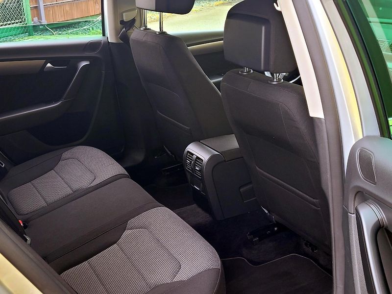 Volkswagen Passat 2,0TDi *SERV.KNIHA* PERFEKTNÍ  - fotka 24 z 48