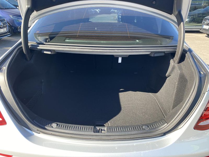 Mercedes-Benz Třídy E E 220 d Avantgarde - fotka 16 z 26