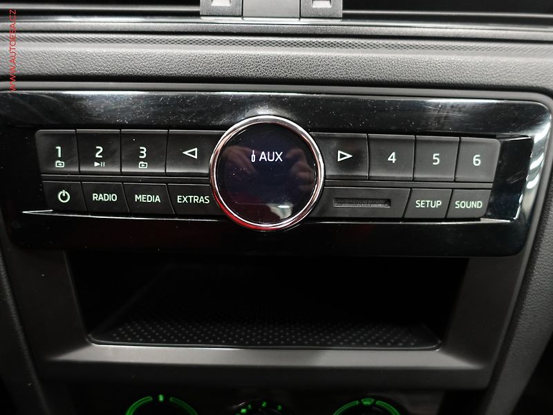 Škoda Rapid (2017) 1.0TSI, ČR, AC, park.asist - fotka 15 z 16