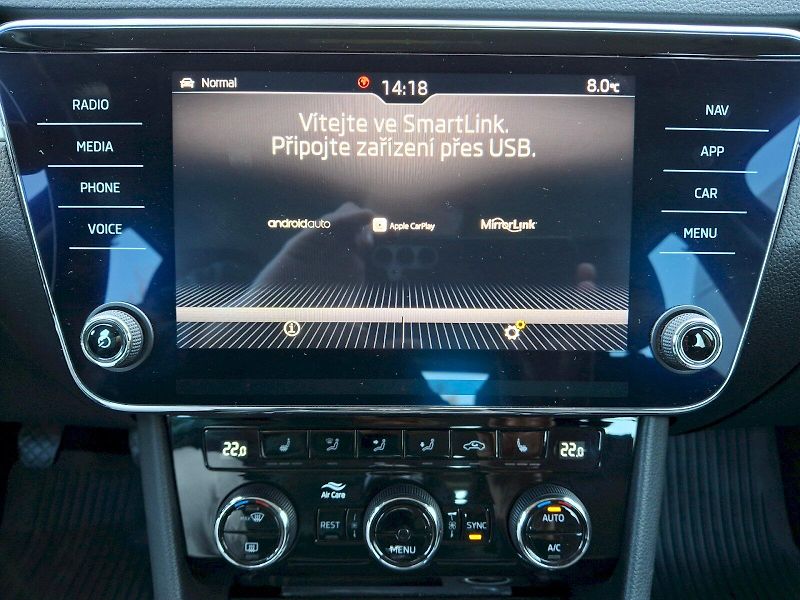 Škoda Superb (2018) Combi Ambition Plus 2,0TDi 110 - fotka 24 z 35