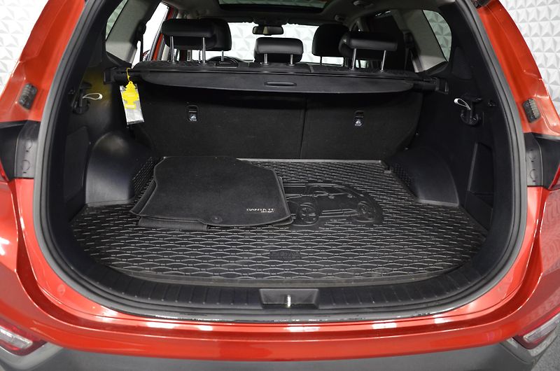 Hyundai Santa Fe (2019) 2.2CRDi 147kw Luxury 4x4 - fotka 27 z 30