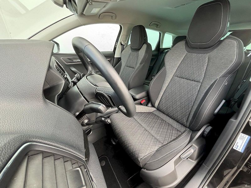 Škoda Karoq (2025) 2.0 TDI 110kW 4x4 DSG Top Sele - fotka 6 z 35
