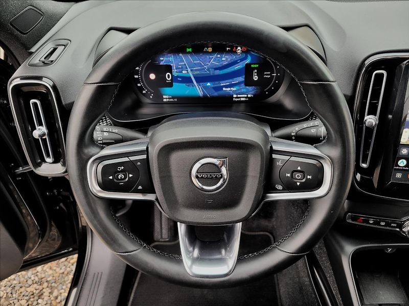 Volvo XC40 0,0 twin plus 300kw 78kWH 4x4 - fotka 20 z 49