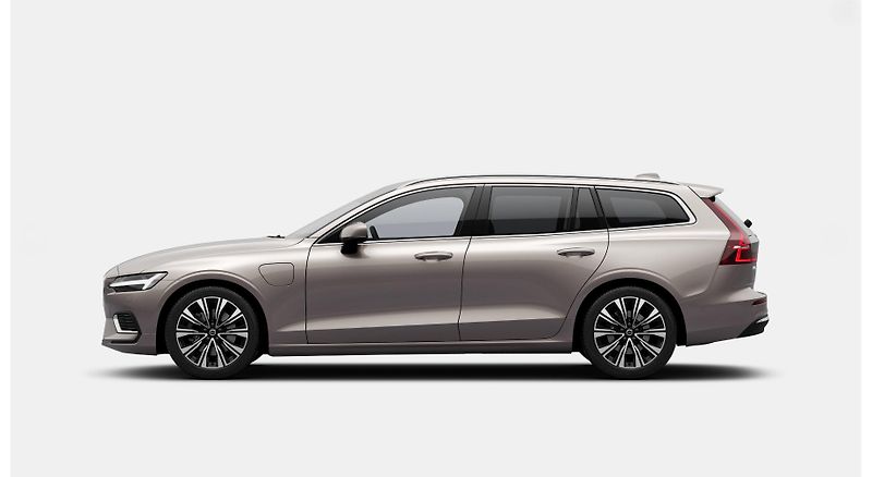 Volvo V60 (2026) T6 AWD PLUS BRIGHT AUT - fotka 2 z 11