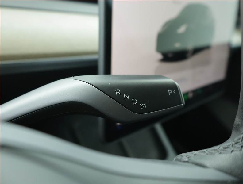 Tesla Model Y (2022) Long Range AWD 79kWh, SoH 91% - fotka 13 z 23