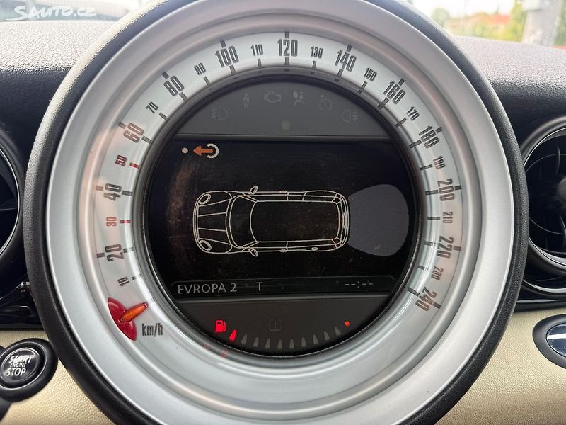 Mini Clubman (2008) 1.6D, 80kw Automat - fotka 17 z 22