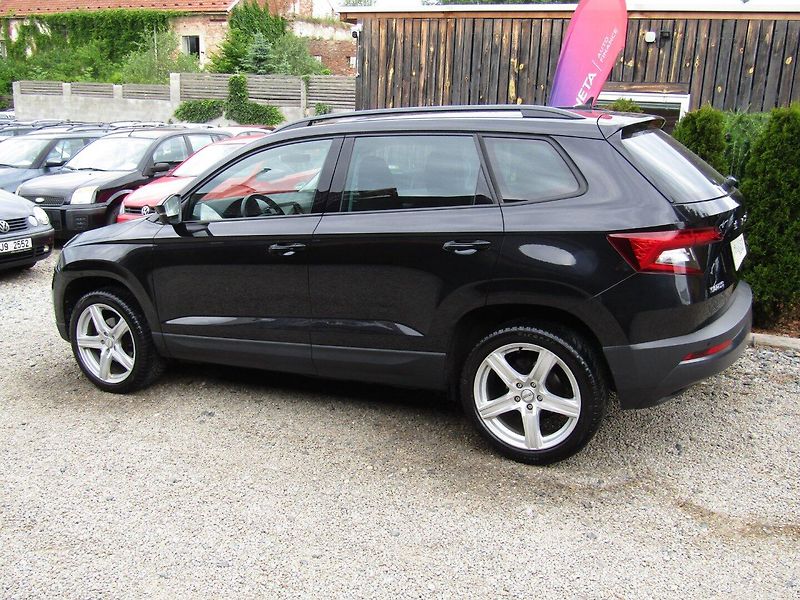 Škoda Karoq (2019) 1.0 TSI 85kW ACC + KAMERA - fotka 4 z 43