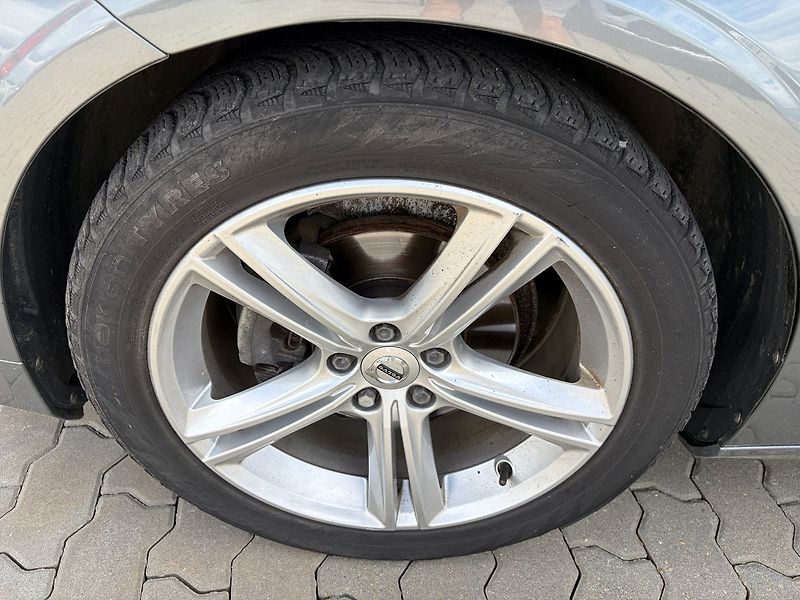 Volvo V90 2.0 D4 INCRIPTION 140kW AT - fotka 10 z 11