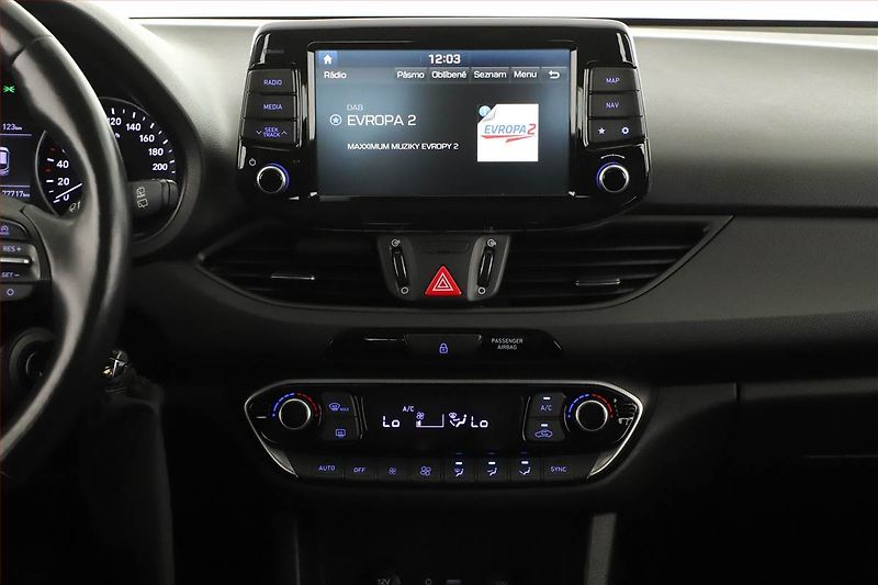 Hyundai i30 (2020) 1.4 T-GDI, ČR,1.maj - fotka 11 z 20
