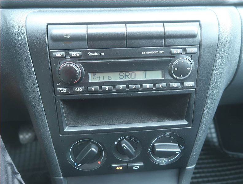Škoda Octavia (2010) 1.6, LPG, Serv.kniha, po STK - fotka 12 z 14