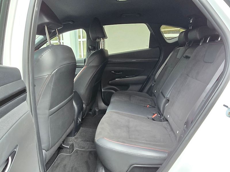 Hyundai Tucson 1.6CRDi NLine, serv.kn.,1.maj. - fotka 24 z 27
