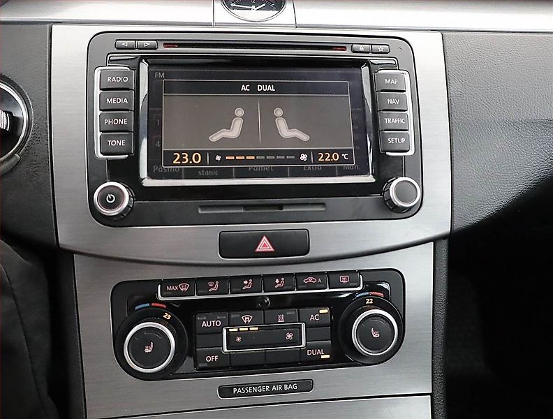 Volkswagen Passat (2011) Highline 2.0 TDI, Serv.kniha - fotka 10 z 17