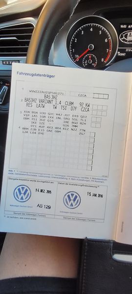 Volkswagen Golf (2016) 1,4TSi 92kW benzín DSG Lounge - fotka 31 z 37