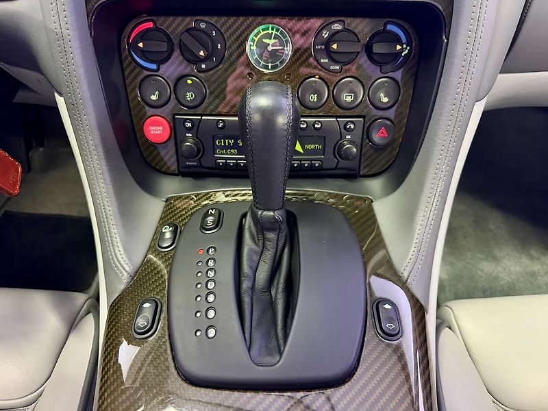Aston Martin DB7 6.0 V12 306 KW AT VANTAGE, BEC - fotka 14 z 16