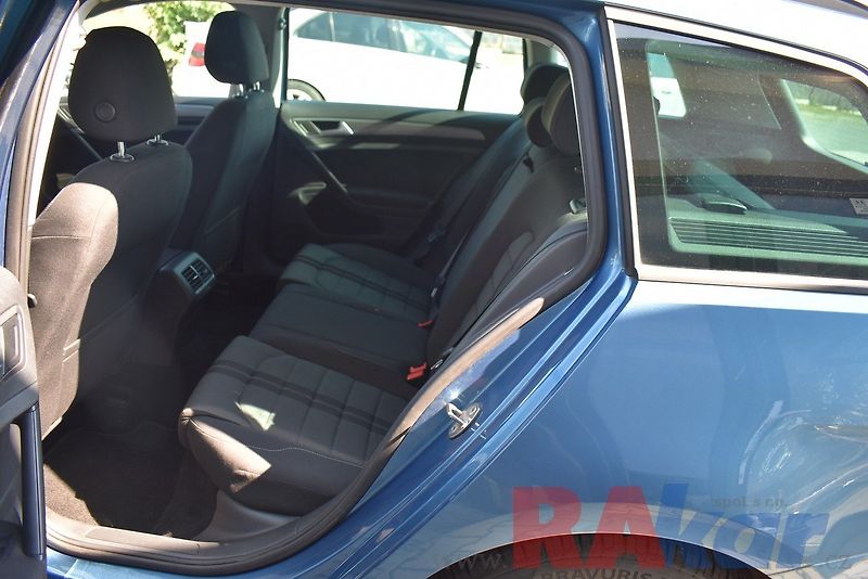 Volkswagen Golf (2015) Comfortline 1,6 TDI - fotka 9 z 41