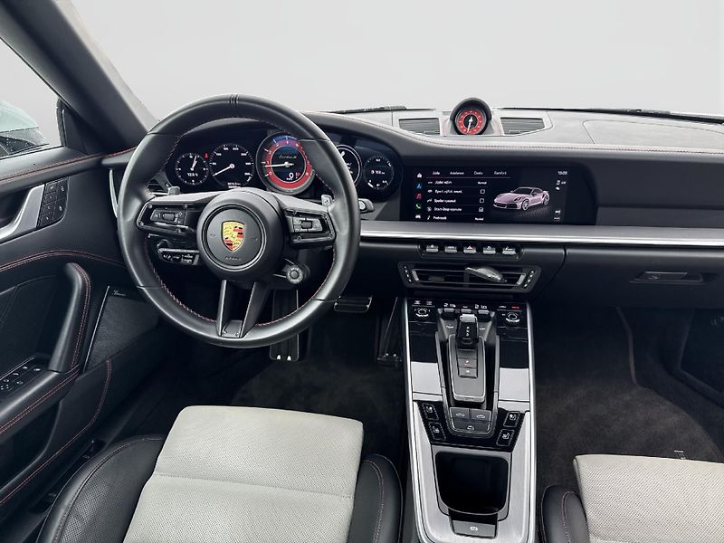 Porsche 911 Turbo S Cabriolet - fotka 15 z 28