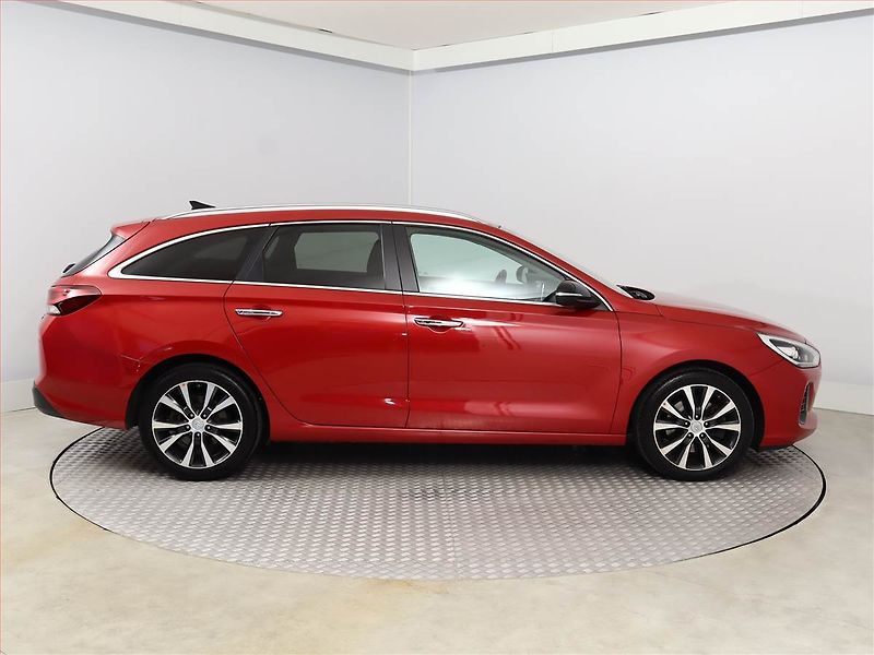 Hyundai i30 (2018) 1.6 CRDi, Automat, Kůže, Navi - fotka 6 z 18