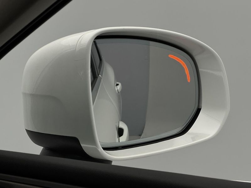 Volvo XC60 T8 AWD RECHARGE BRIGHT PLUS  - fotka 31 z 48