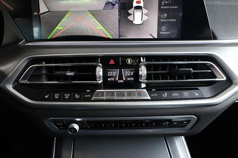 BMW X5 xDrive30d - fotka 14 z 30