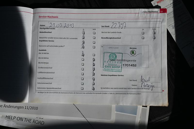 Škoda Superb 2.0TDI 125KW rezervace 3/2011 - fotka 32 z 43