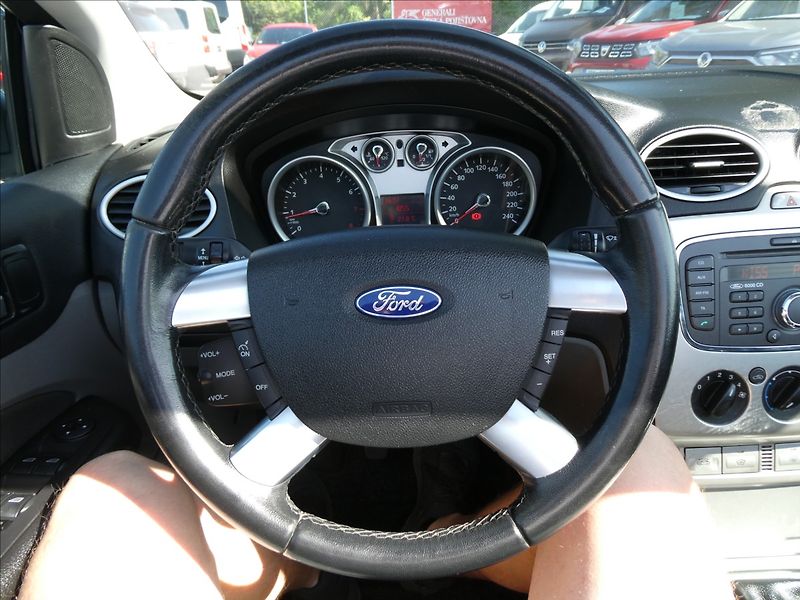 Ford Focus 1,6 i 16V 74kW - fotka 30 z 43