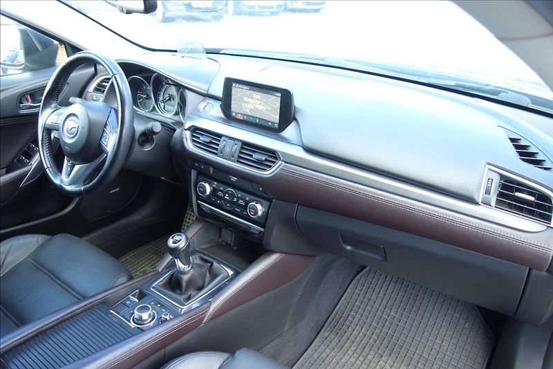 Mazda 6 2,2 D 129KW, SERV.KN., REVO. - fotka 14 z 39