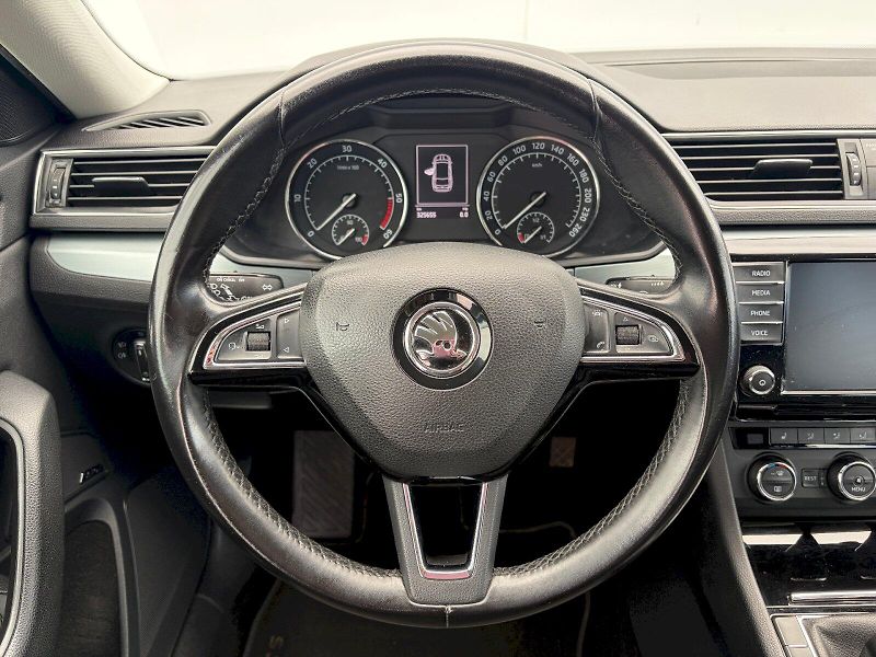 Škoda Superb (2017) Combi 2.0 TDI / 110kW / AMBITI - fotka 15 z 35