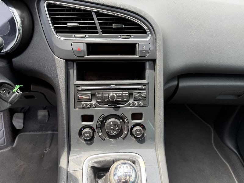 Peugeot 5008 1.6 HDI  - fotka 22 z 26