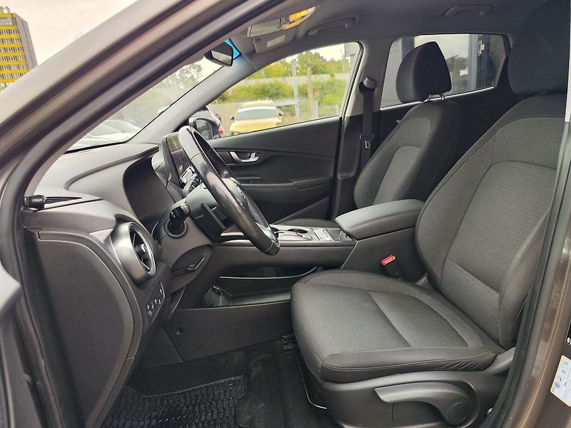 Hyundai Kona EV/64kWh Czech Edition AT - fotka 14 z 35