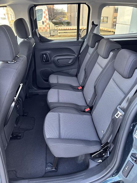 Toyota ProAce City Verso (2026) LONG FAMILY 7S 1,5D AT - fotka 8 z 13