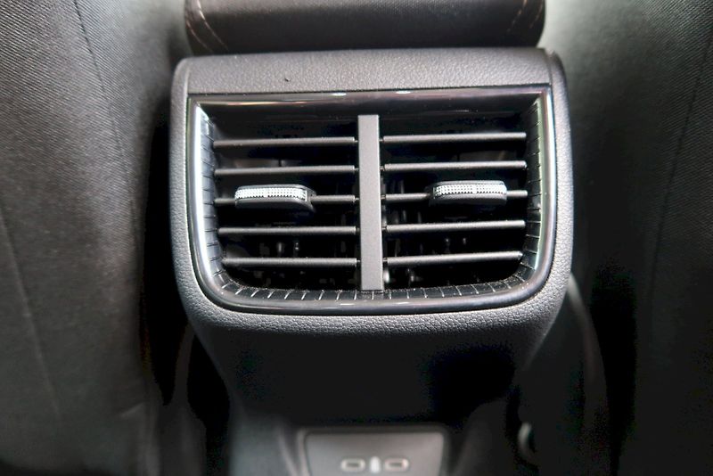 Škoda Fabia (2024) Top Selection 1,0 TSi / 85 kW - fotka 29 z 31