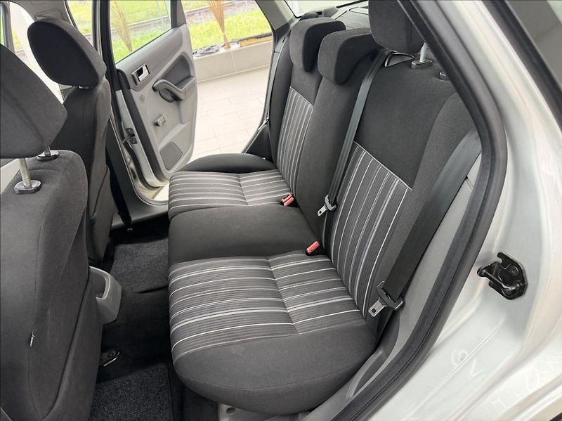 Ford Focus 1,6 i, Klima, 16V, 74kw, - fotka 22 z 24