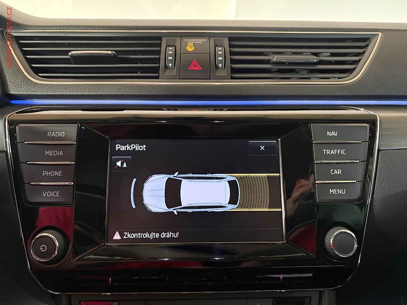 Škoda Superb (2016) 1.8TSi, ČR, Style, bixen - fotka 15 z 18