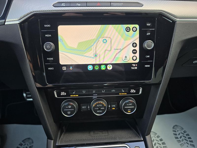Volkswagen Arteon R-LINE 200kW KŮŽE NAVI KAMERA - fotka 25 z 49