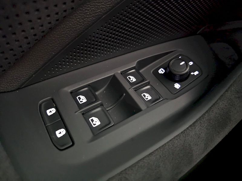 Škoda Superb (2025) 2.0TDi 142kW 4X4 SPORTLINE WEB - fotka 28 z 36