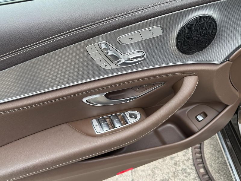 Mercedes-Benz Třídy E - fotka 9 z 14