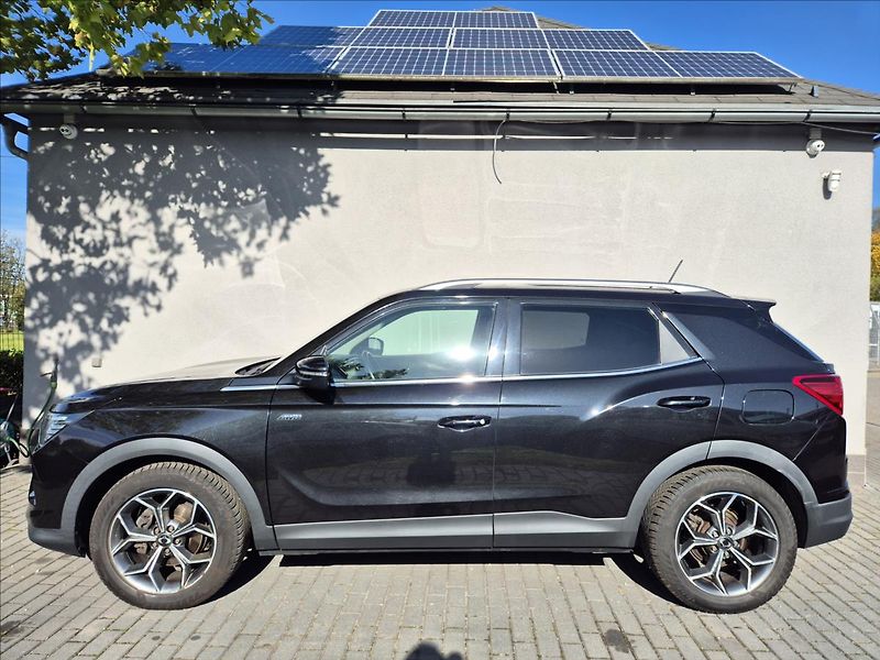 SsangYong Korando 1,6 XDi Sapphire 4x4 Aut. LED - fotka 2 z 38